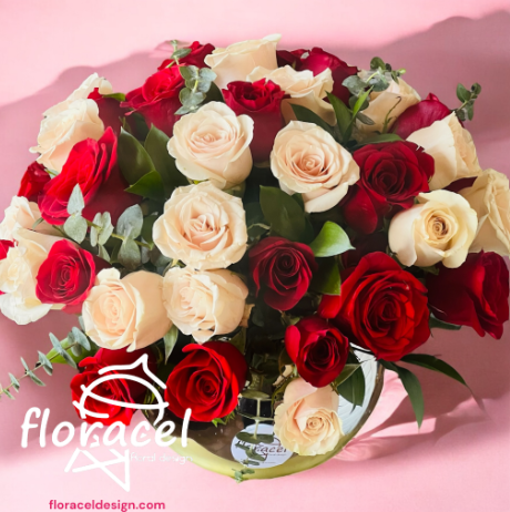 Pecera palabra con rosas
