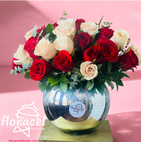 Pecera palabra con rosas