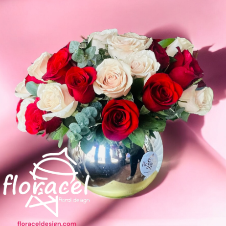 Pecera palabra con rosas